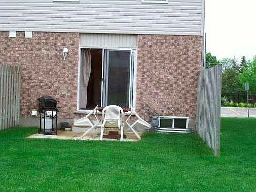 73 Roehampton Cres — Photo 18