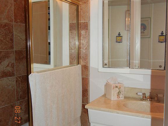 Middle bathroom
