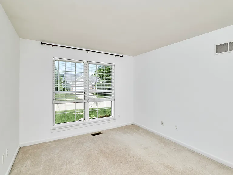 7073 Black Horse Dr — Photo 17