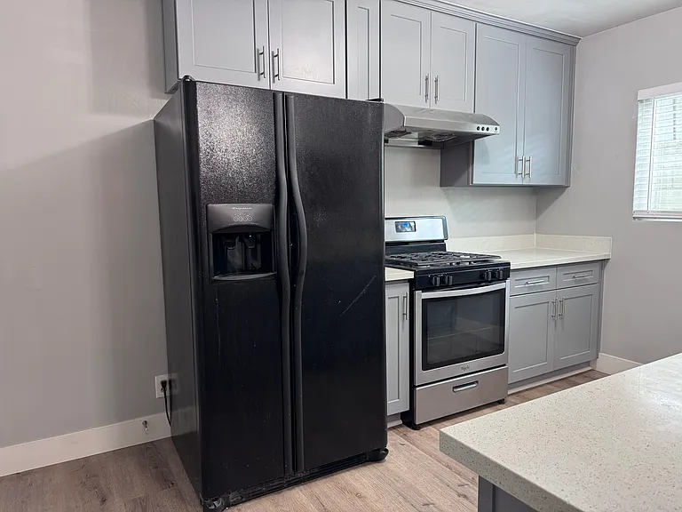 515 N Moore Ave #1/2 — Photo 6