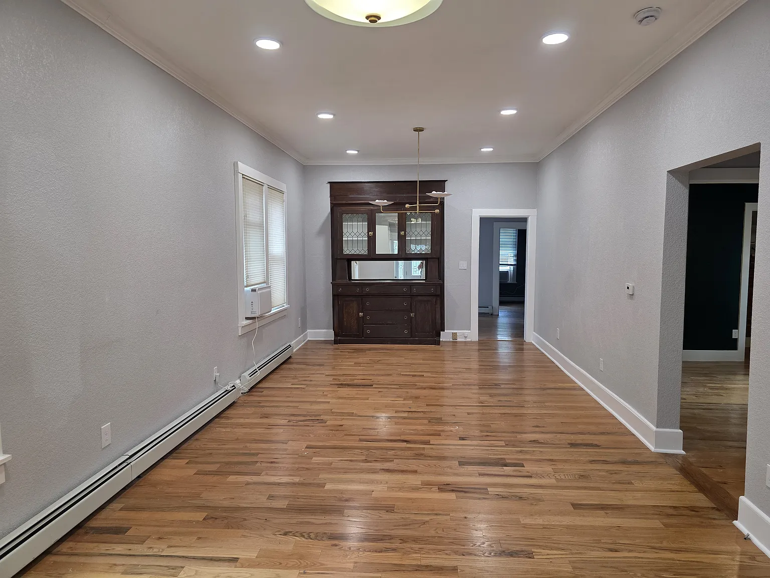 3 bed, 1131 sqft, $3,250 — Photo 2