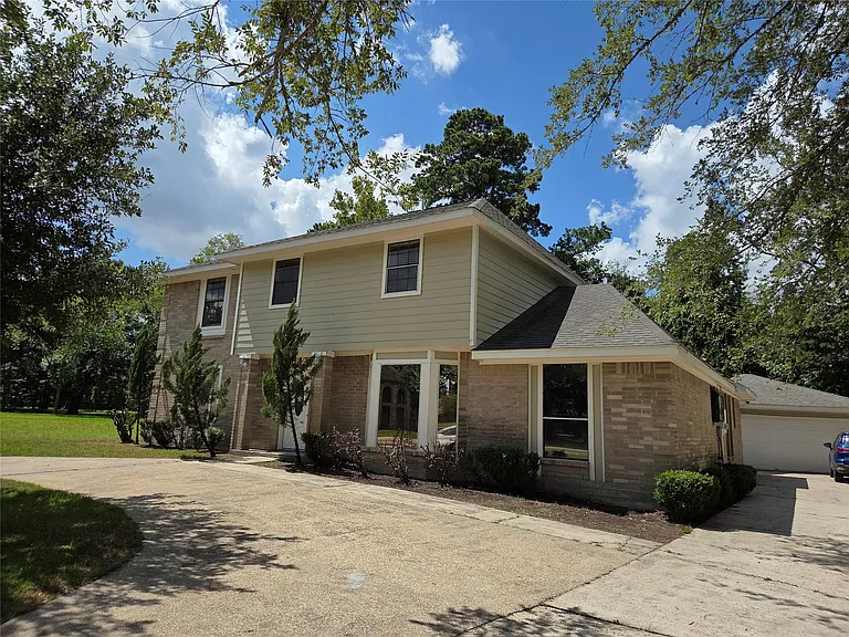 592 River Plantation Dr — Photo 2