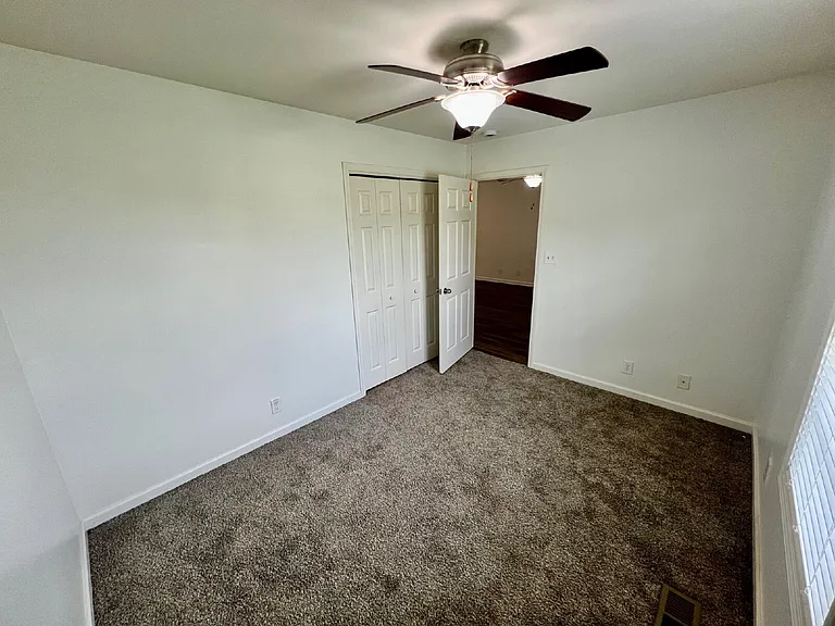 505 Paula Dr — Photo 17