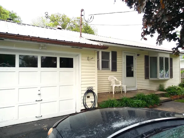 4 Peru Ln, Peru, NY 12972