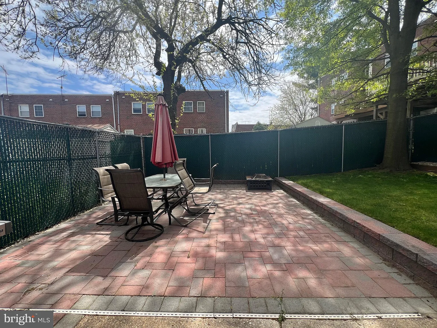 2 bed, 1.0 bath, 3652 sqft, $1,850 — Photo 4