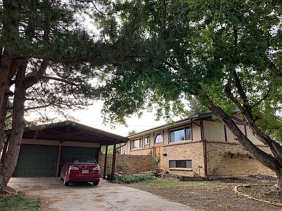 Detached 2 Car Garage + porch
