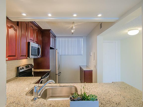 3rd image of 113 Lake Emerald Dr APT 107