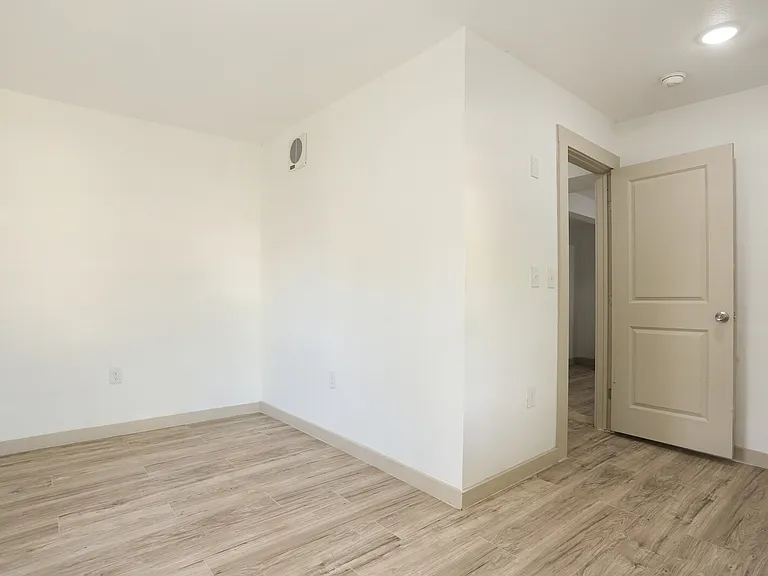 2004 Monterey St #1 — Photo 8