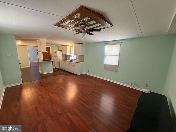 5th image of 7923 Stork Rd