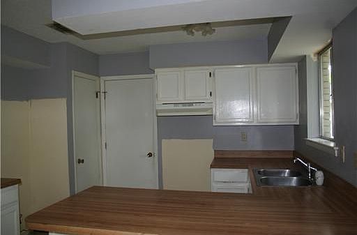 4th image of 537 Hutchinson St