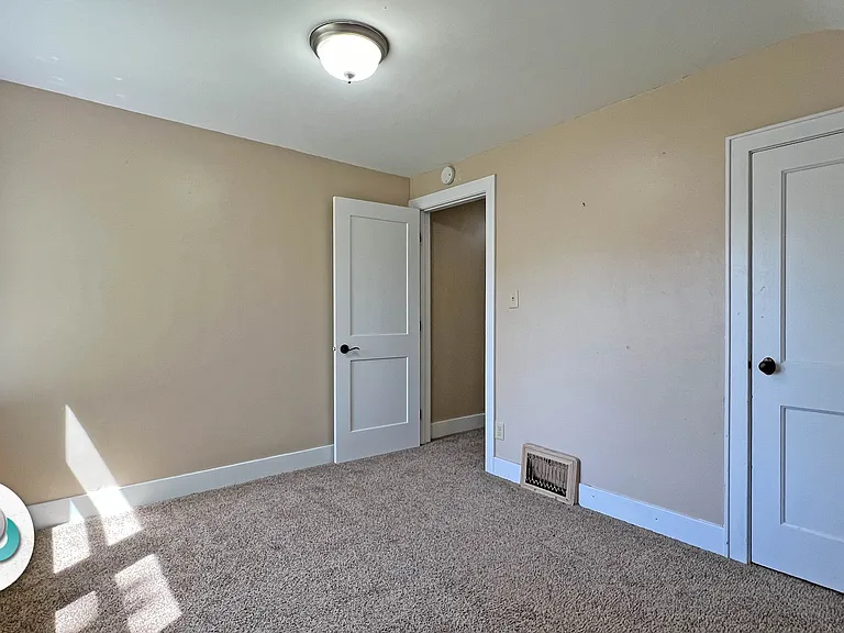 213-215 6th Pl NW #213 — Photo 14