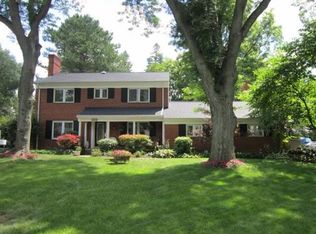 33606 Hillcrest Dr, Farmington, MI 48335