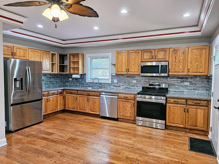 203 N Page St — Photo 12