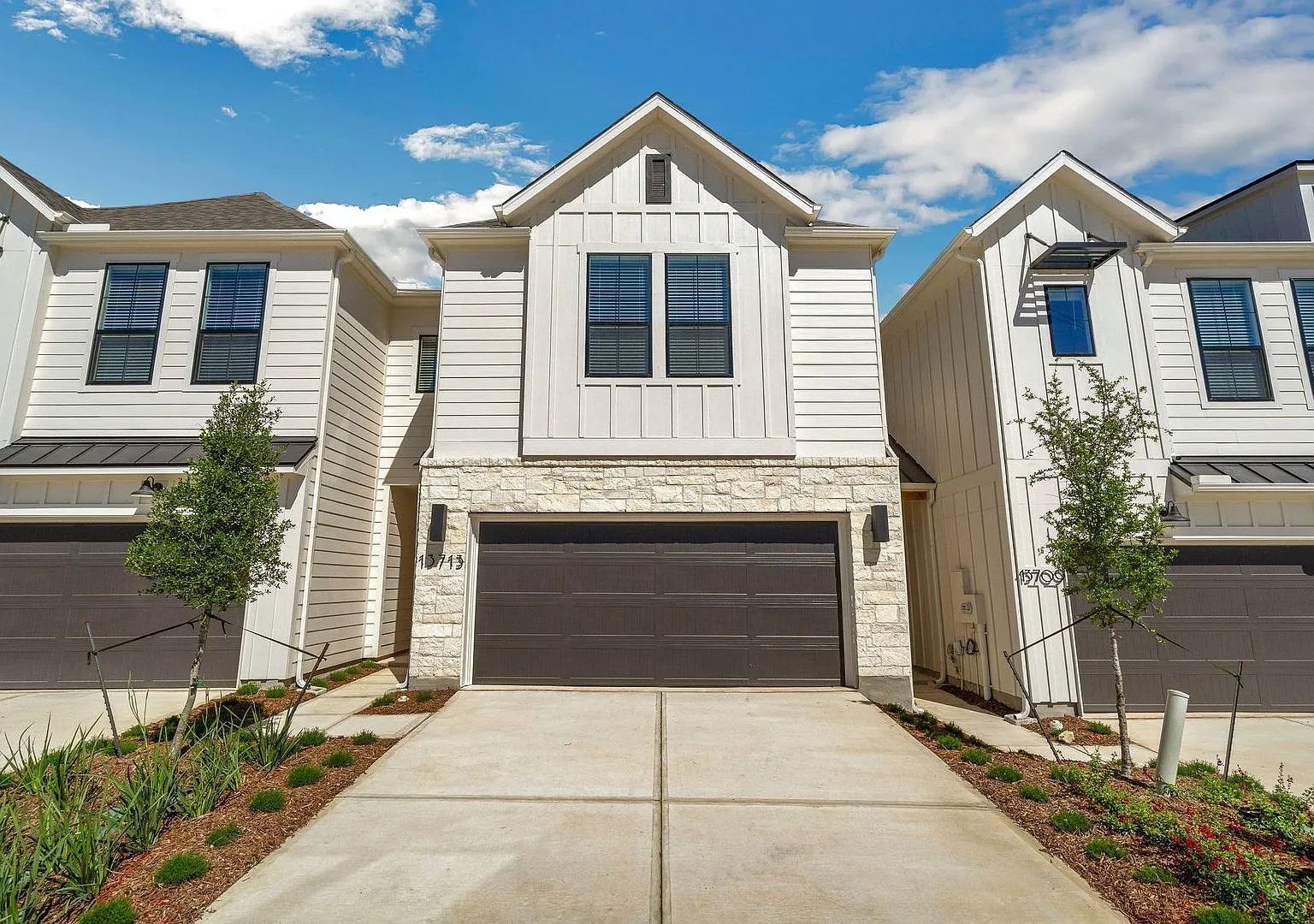 Luxury Townhome For Rent The Florence Floor Plan! August Special! Get 2 Weeks Free Rent When You ... — Photo 1