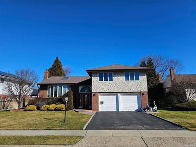 14 S Oaks Boulevard, Plainview, NY, 11803