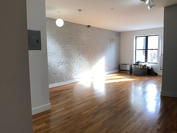 3rd image of 101 Jefferson Ave #2E