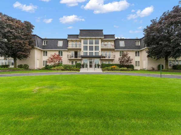 8831 Harrison Ave Unit 105, Munster, IN 46321