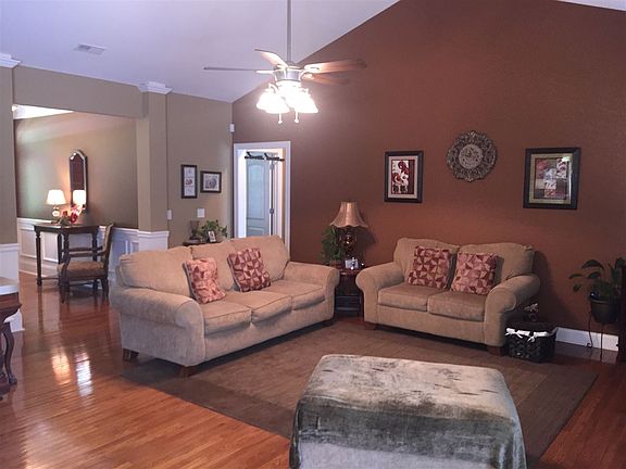 5th image of 162 McDonald Farms Dr
