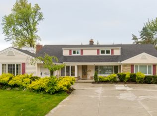 24750 S Woodland Rd, Beachwood, OH 44122