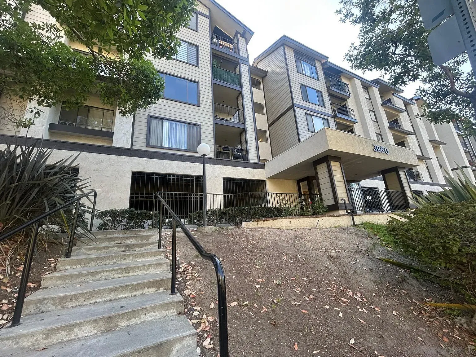 2 bed, 2.0 bath, 1134 sqft, $2,950 — Photo 4