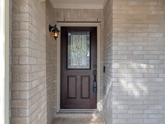 3rd image of 16238 Ranchland Ln