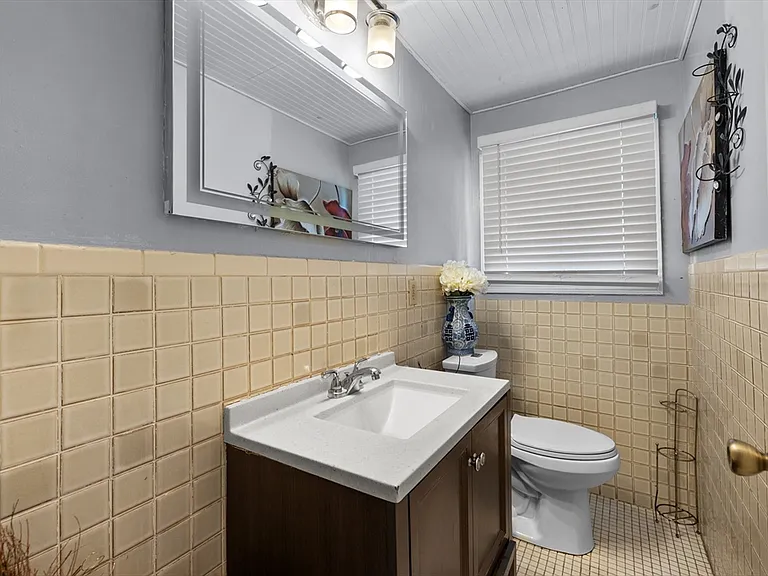 223 Warren St #223 — Photo 11