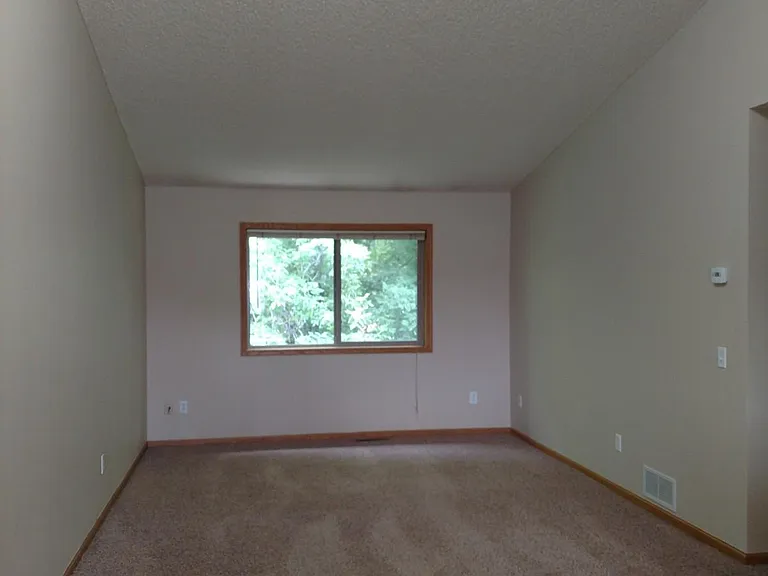 821 Creekside Cir — Photo 6