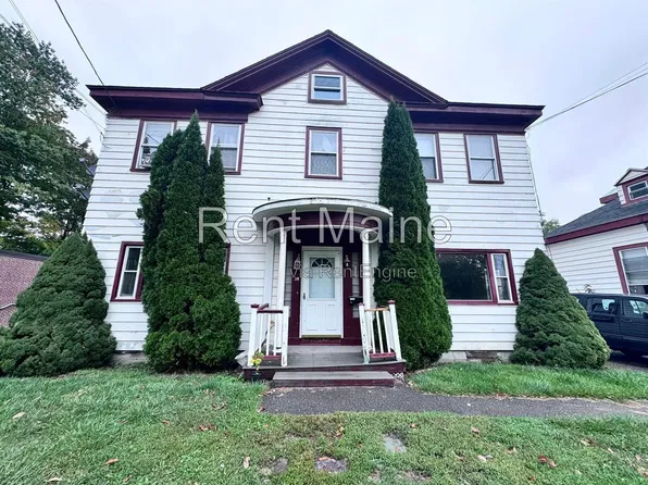 28 Lawrence Ave APT 1, Fairfield, ME 04937