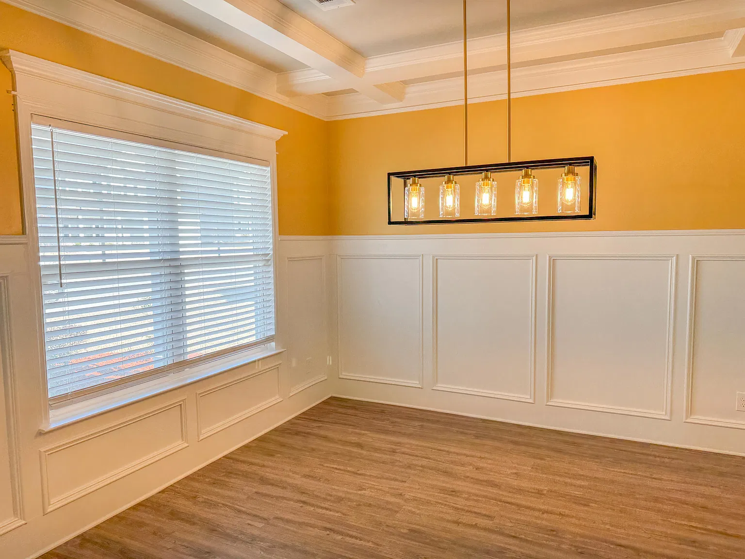 5 bed, 3.0 bath, 2432 sqft, $2,450 — Photo 4