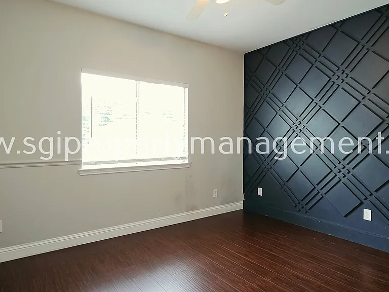 1513 Lodengreen Ct — Photo 17