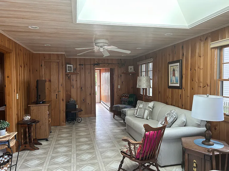 25 Champlin Ave — Photo 7