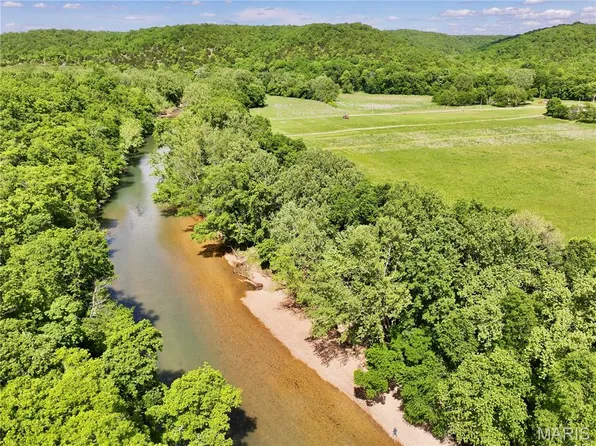 Cloud Ln, Lebanon, MO 65536