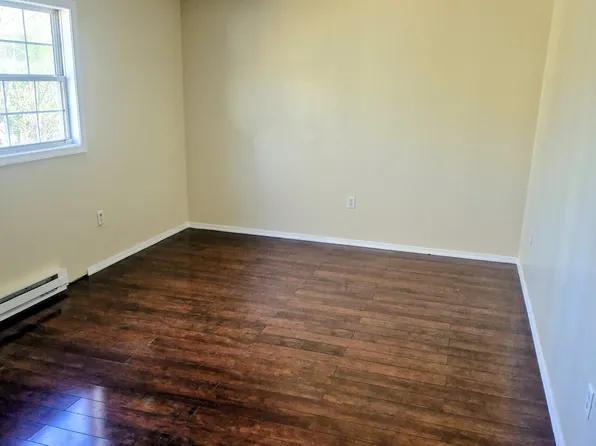 2908 Fairhaven Dr, Tobyhanna, PA 18466