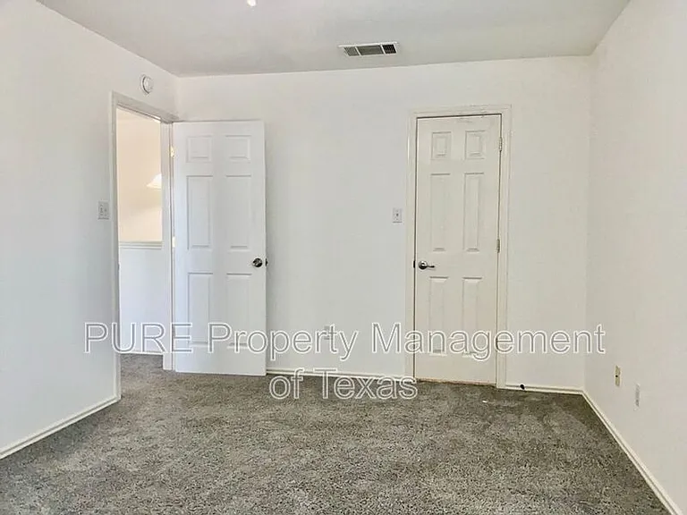 1405 Summercrest Blvd — Photo 26