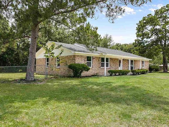 2nd image of 3925 Cherry Laurel Dr