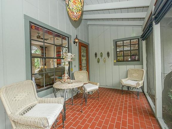 4th image of 2244 Alameda Ave