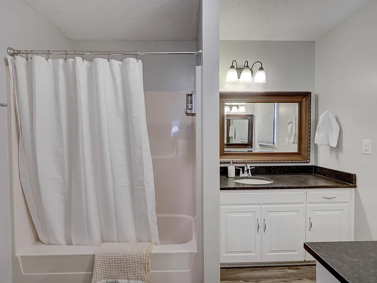 1116 Roosevelt Ave — Photo 3