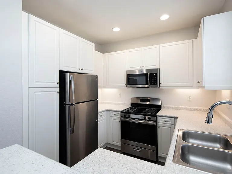 Creek View Condominiums — Photo 22