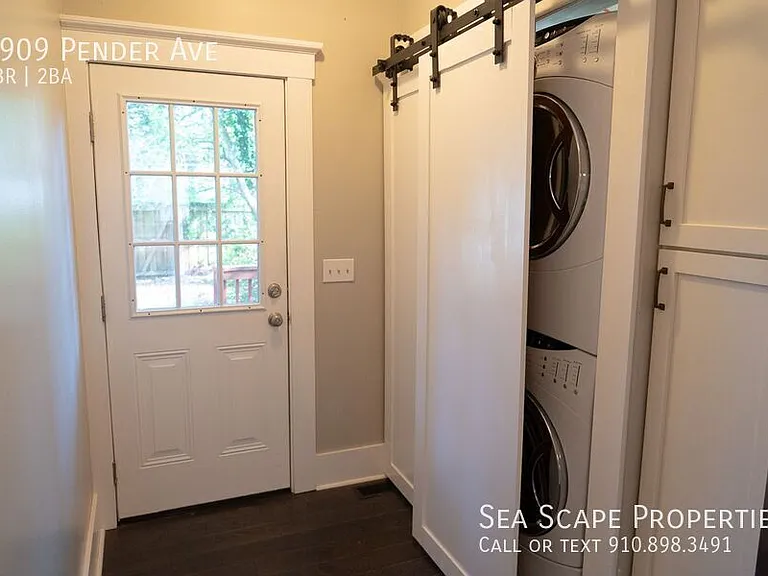 1909 Pender Ave — Photo 16