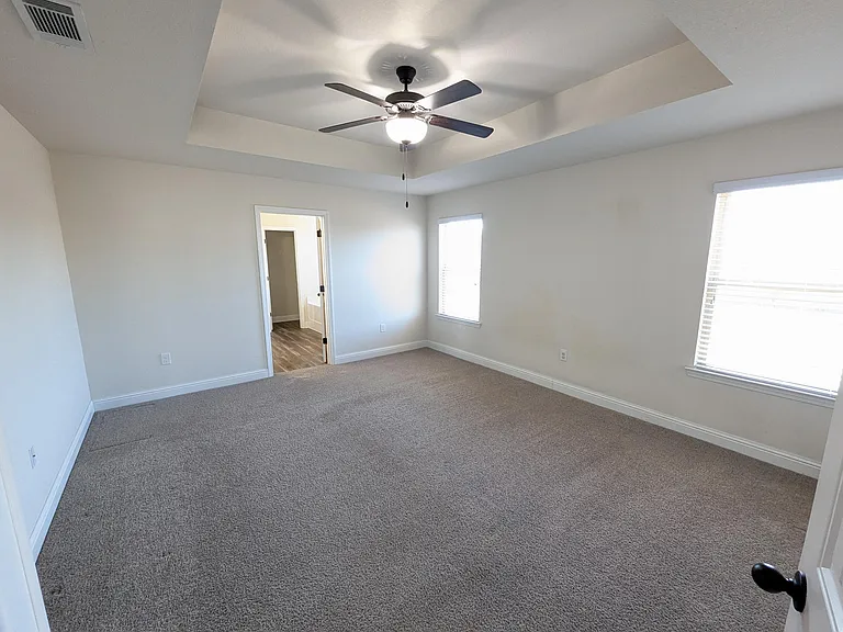 2401 Spur Ln — Photo 18