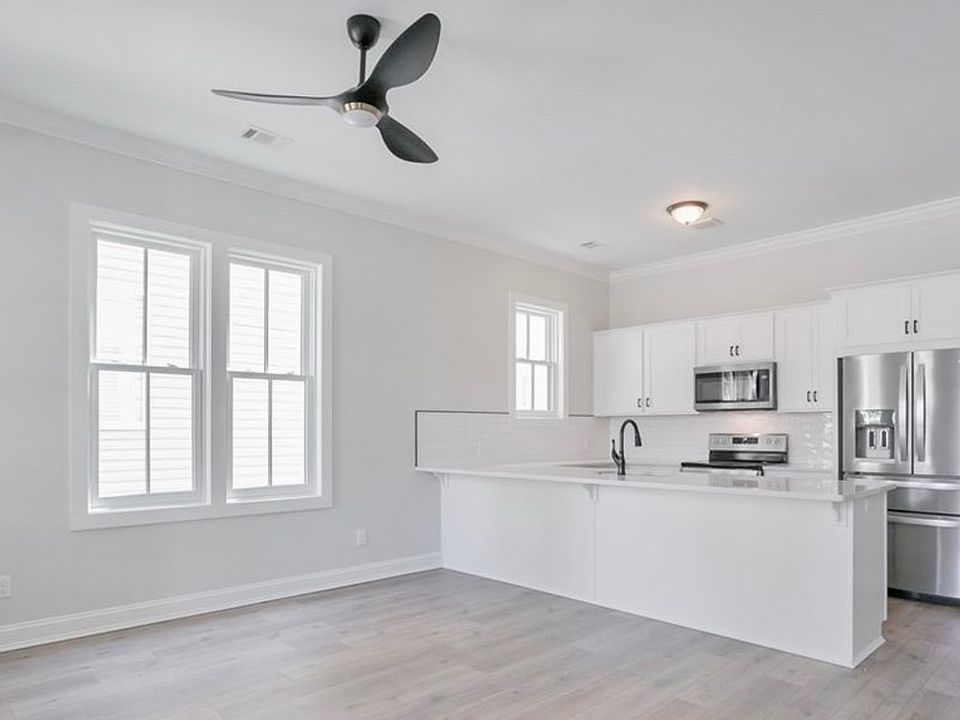 1st image of 1720 Barnard St #1720