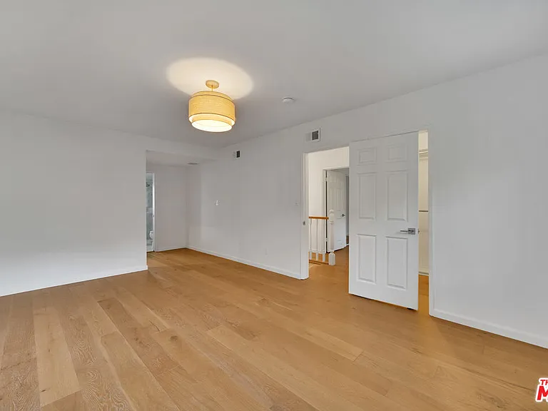 1758 Clear View Dr — Photo 25