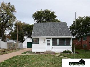 4526 Randolph St, Lincoln, NE 68510