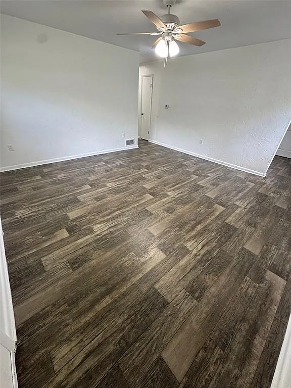2 bed, 1.0 bath, 1028 sqft, $1,199 — Photo 3