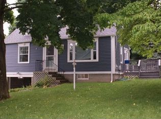 6 Enos Cir, Cranston, RI 02921