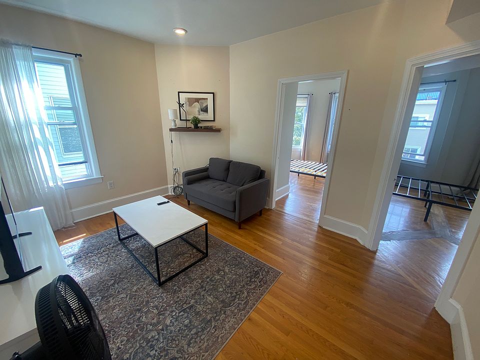 1st image of 21 Rossmore St #4