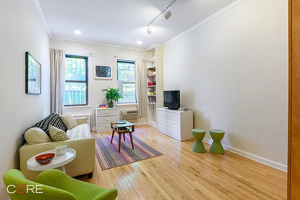 Rented by CORE | media 12