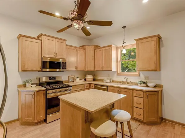 3632 South Ellen STREET, Saint Francis, WI 53235