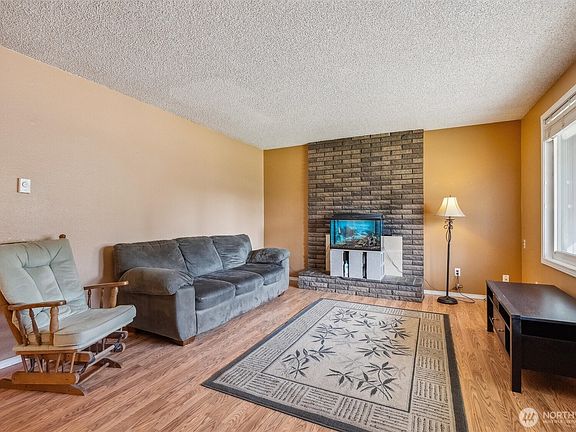 4th image of 4700 NE 137th Avenue