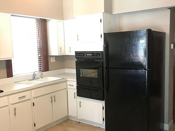 2nd image of 4955 Eichelberger St Floor 1
